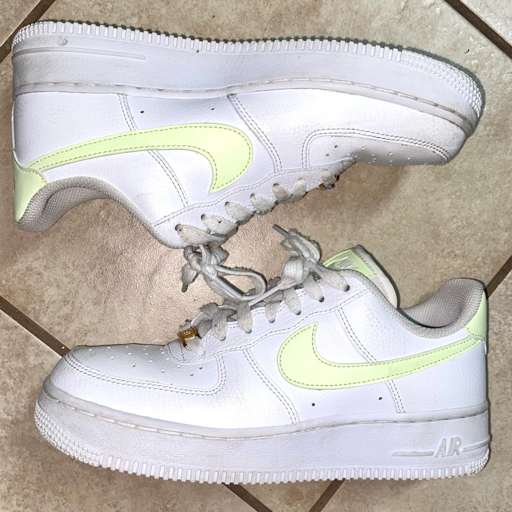 Women’s Nike Air Force 1 Low '07 White Barely Volt Size: US 7.5 EUR 38.5 w/ gold